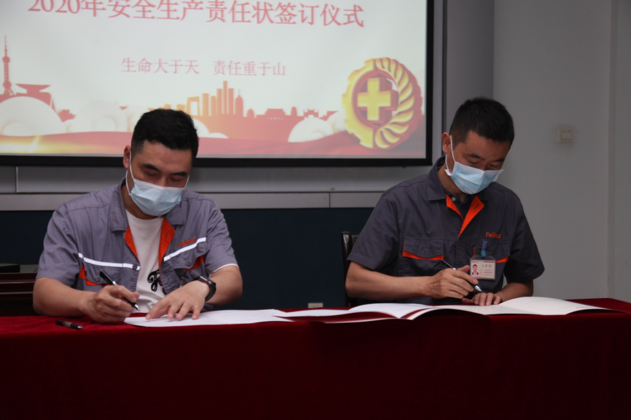 J9����-����վ����